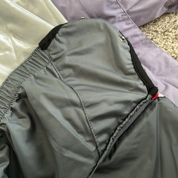 Helly Hansen Ski Coat, Size Medium, Lavender with white details - Picture 11 of 16